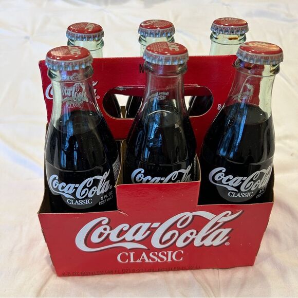 Coca-Cola Collectibles Classic Celebrating 75 Years of Yankee Stadium 1923 -1998 - Picture 2 of 7